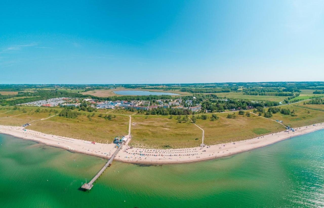 Strandhotel An Der Ostsee Weissenhäuser Strand Buitenkant foto